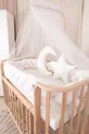 Berceau Mabela en bois naturel à côté de la mère avec protection en tricot écru, réglable en hauteur, pour 0-5 ans, pouvant se balancer, 3 positions
