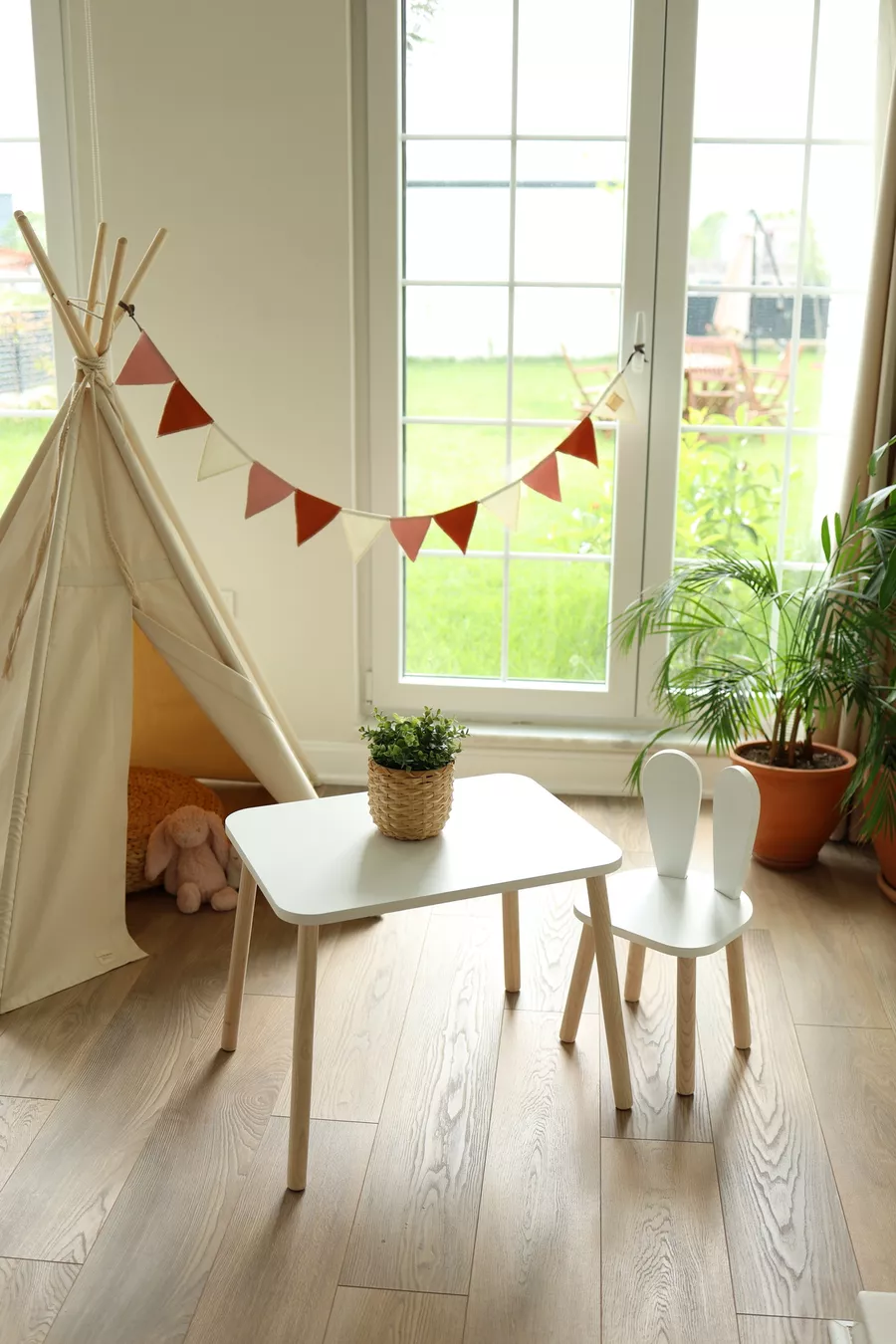 La Table Blanche + 1 Chaise