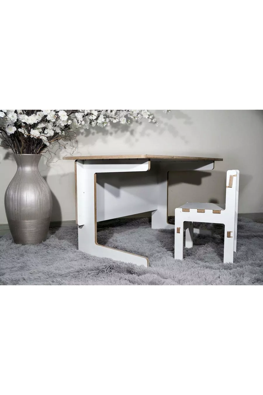- Chaise et table pour enfants, modulaires, naturelles, organiques, peinturables, portables, design spécial