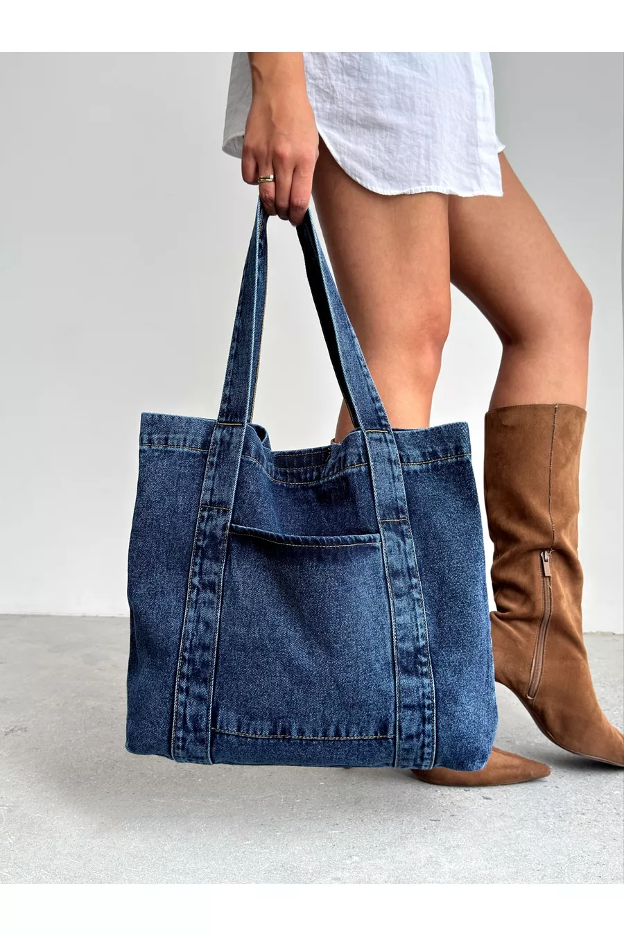 Sac en jean femme tendance modèle long à bretelles