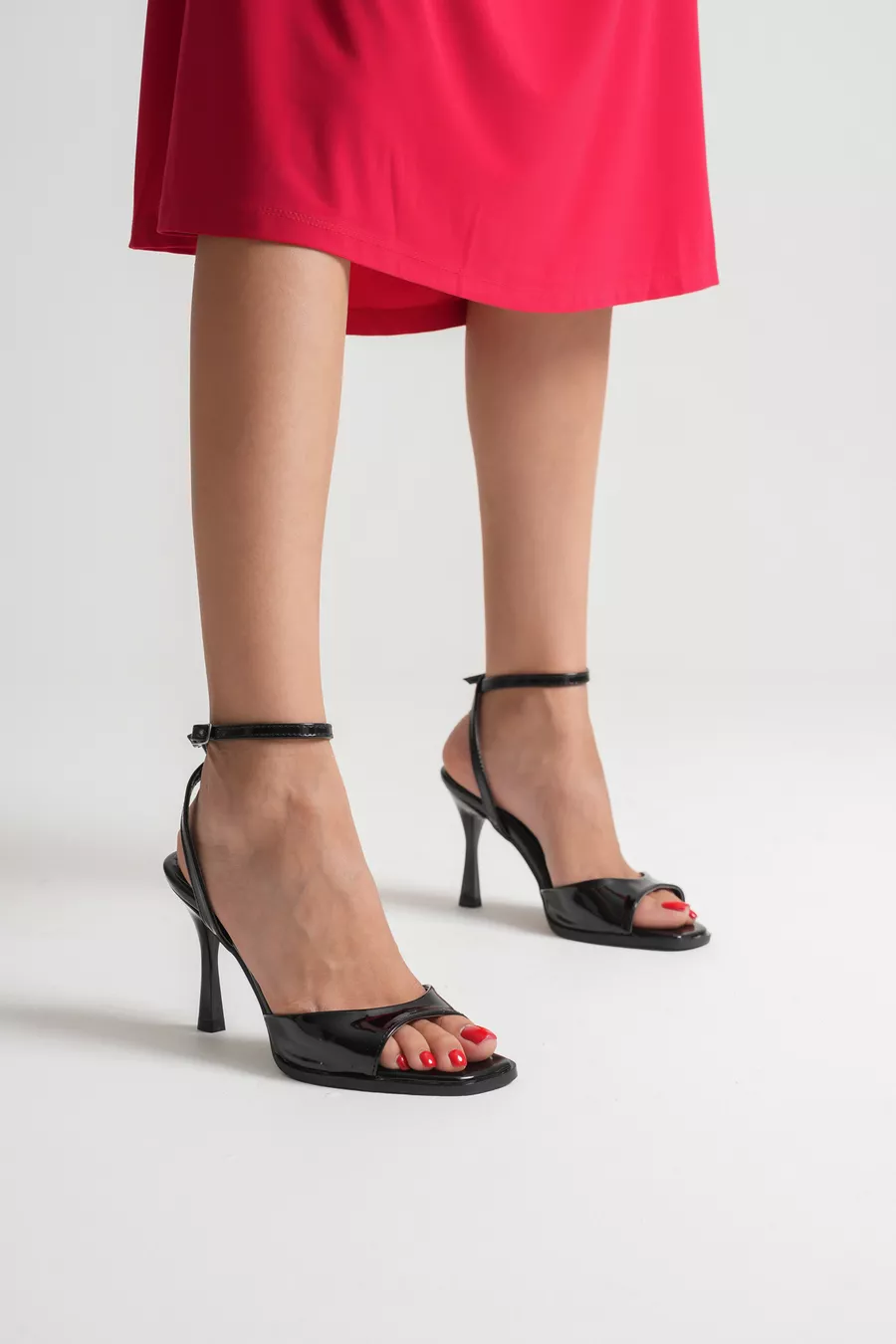 chaussures pour femmes en cuir verni noir, confortables au quotidien, à talons classiques