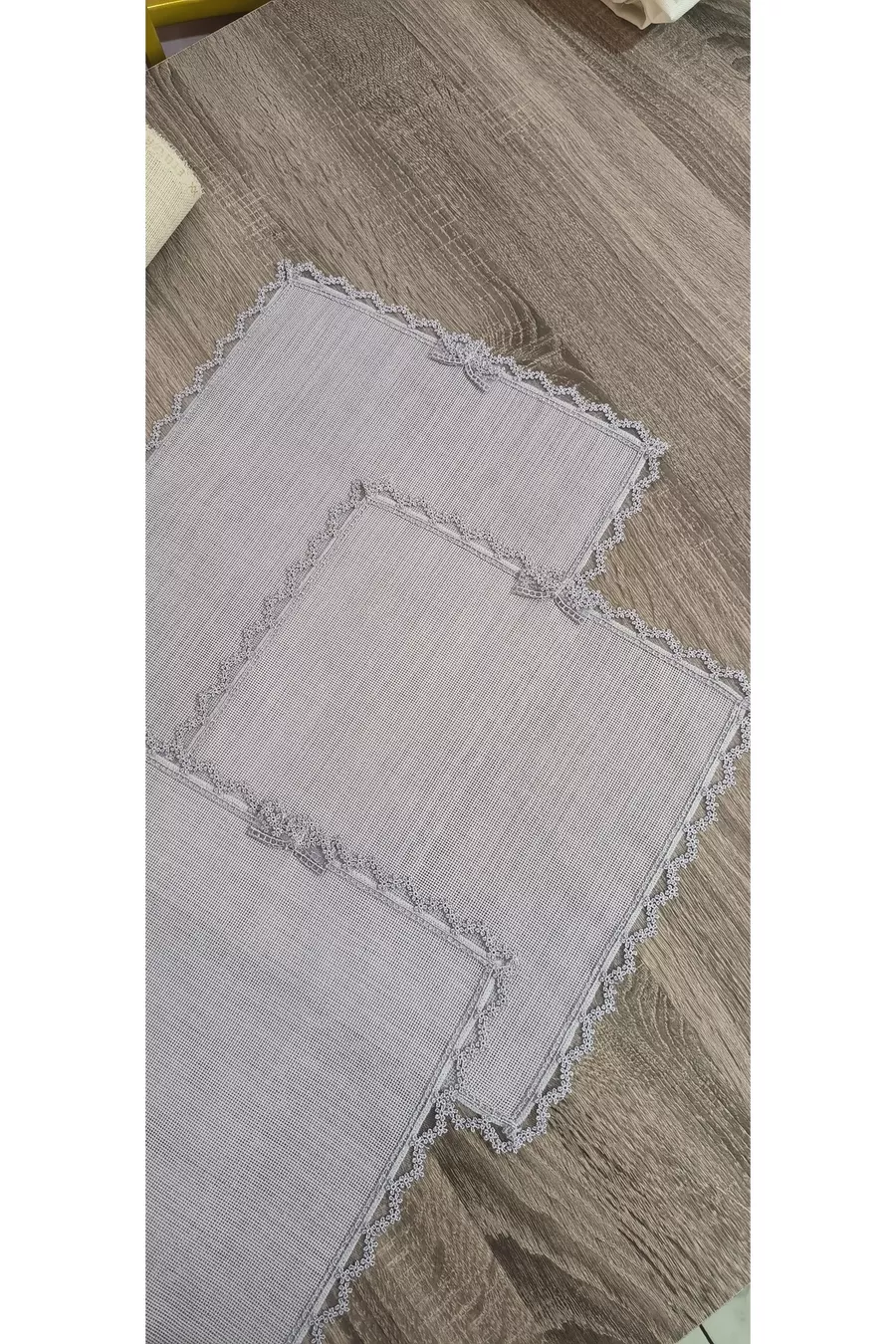 Ensemble de chambre à coucher / 3 pièces avec dentelle