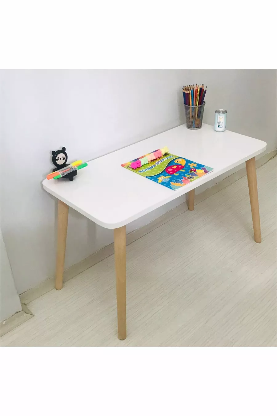 Bureau pour enfants Lilyum 1 pouf Table d'activité Ensemble de table d'activités
