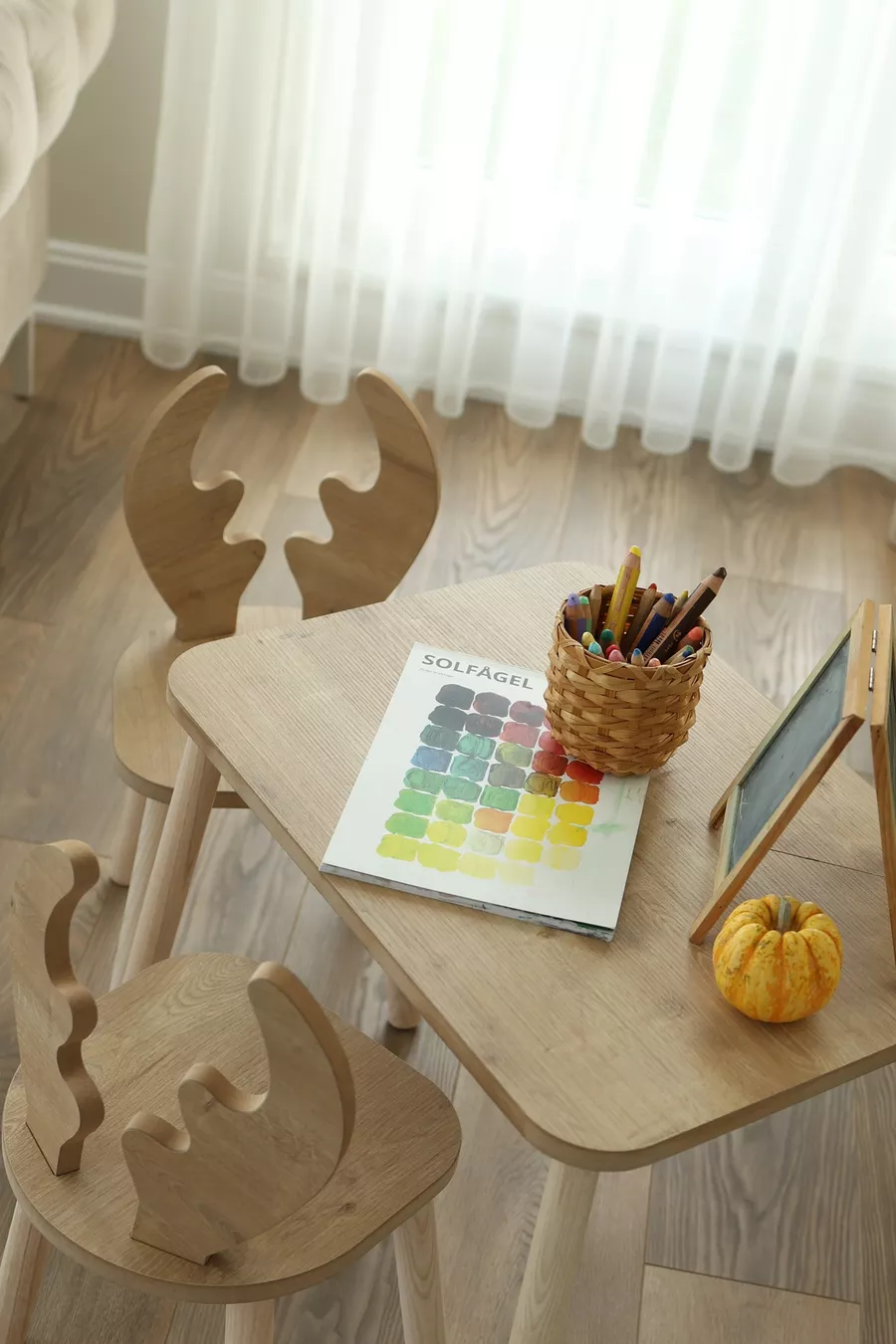 The Deer 1 table + 2 chaises (ensemble table et chaises pour activités Montessori pour enfants)