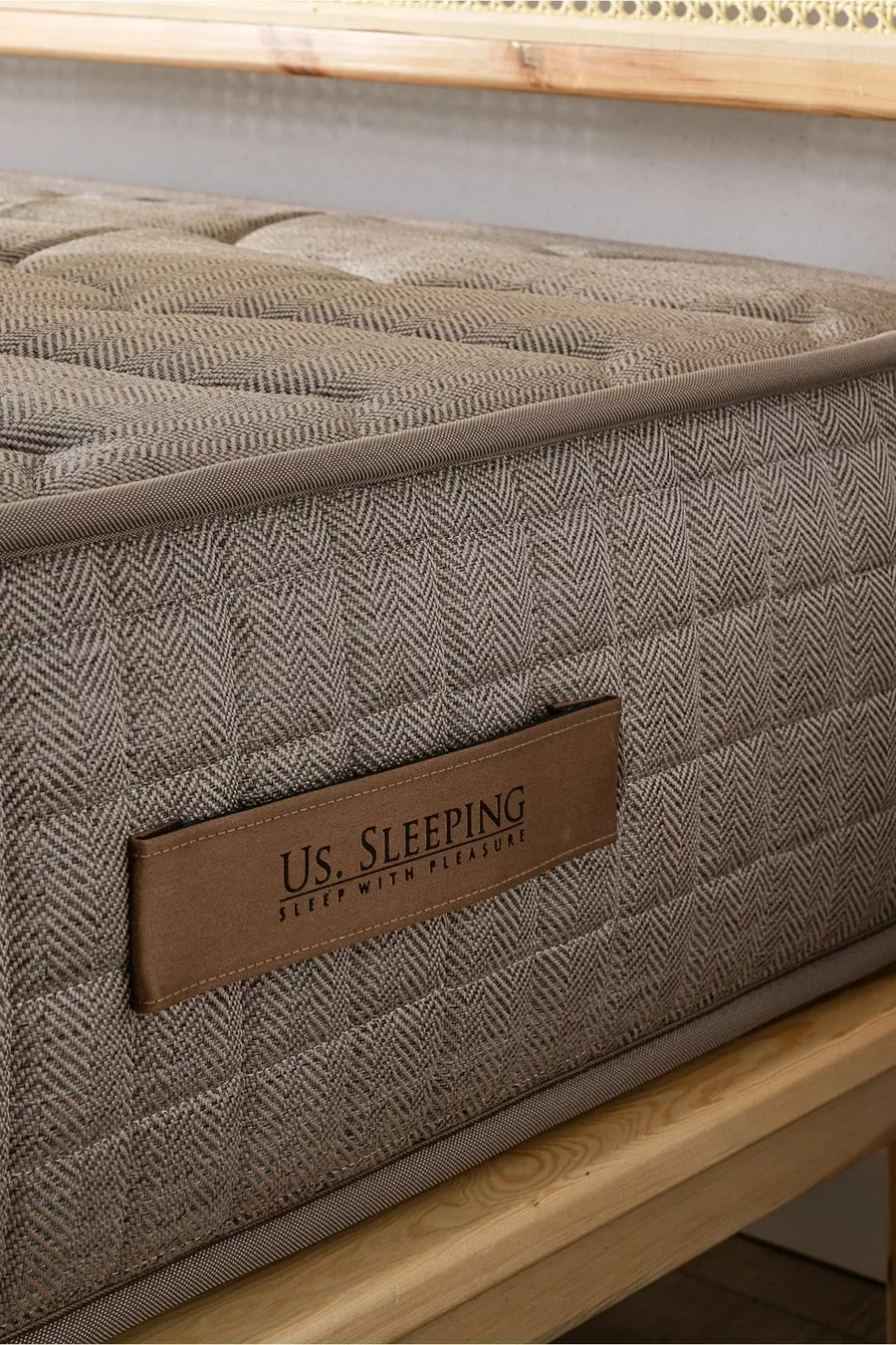 Matelas à ressorts sac ultra orthopédique série exclusive Saracens (CM)