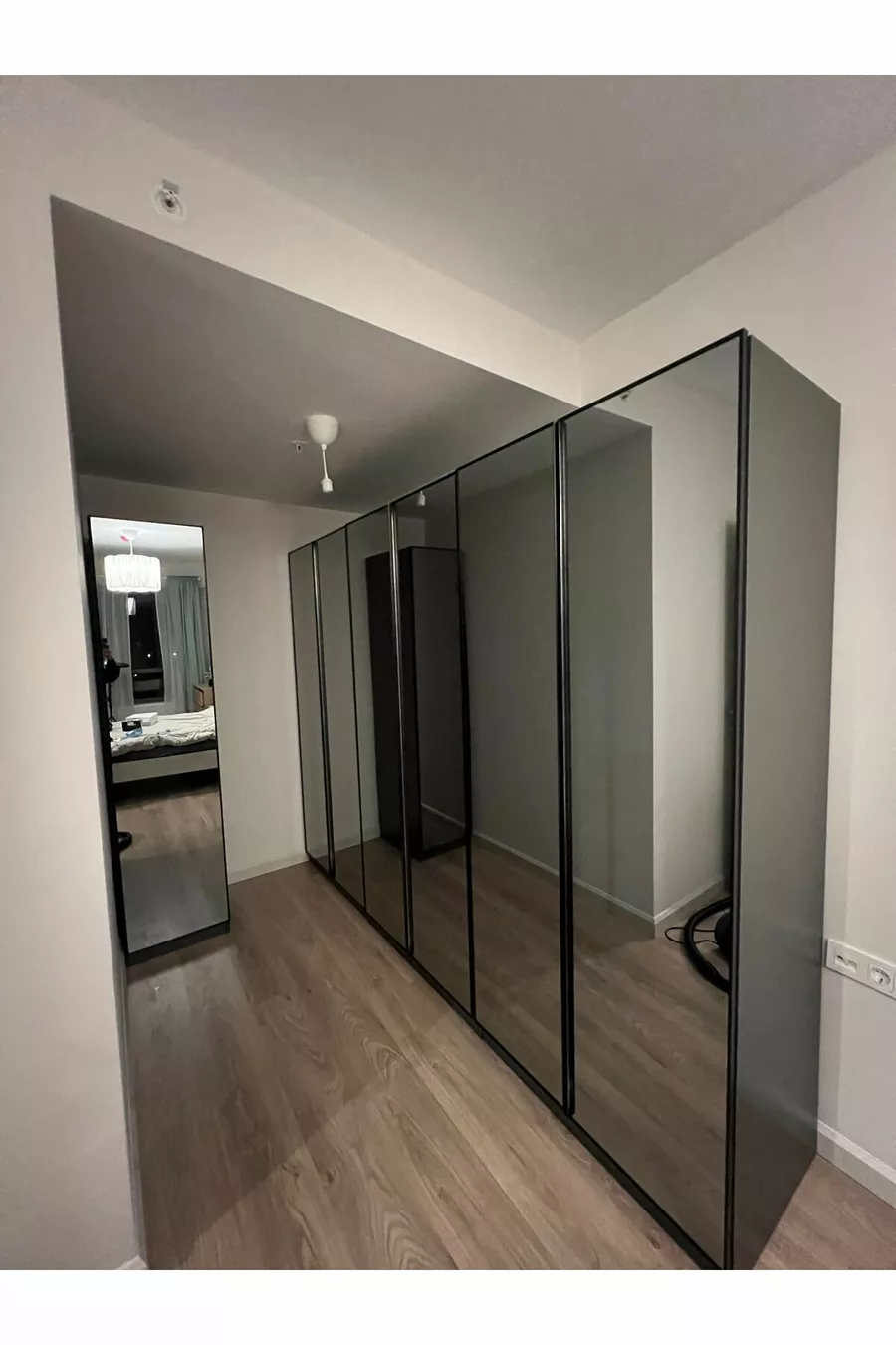 Armoire de dressing Esla modulable à 6 portes vitrées % MDF (LIVRAISON À DOMICILE AVEC MONTAGE INCLUS)