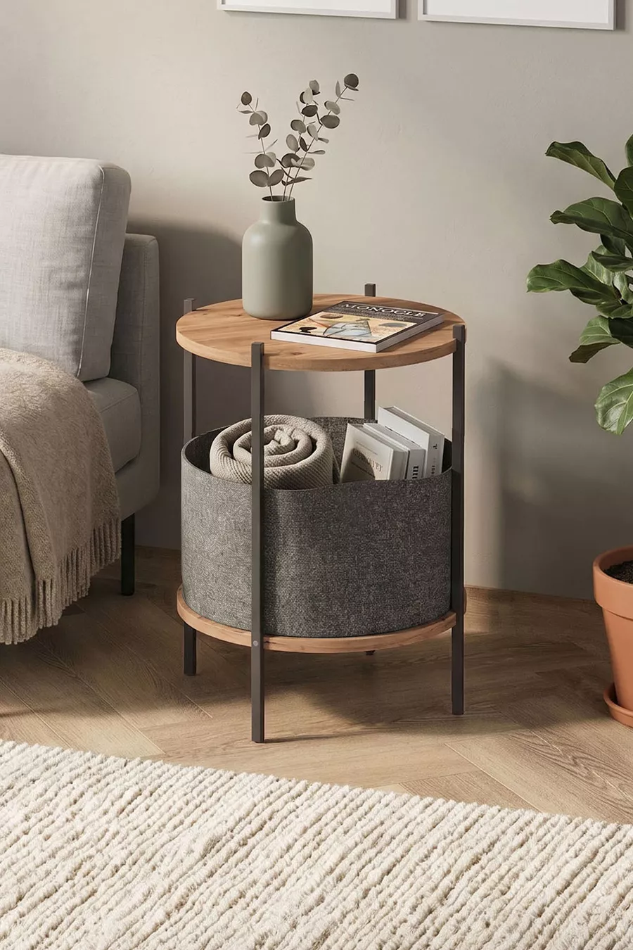Table basse avec large sac, porte-revues, bibliothèque, porte-fleurs, pin